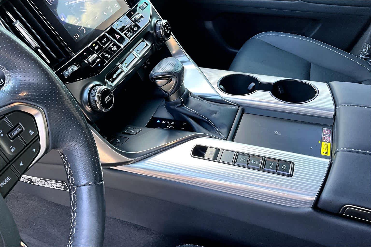 Used 2024 Lexus LX 600 F Sport AWD/4WD image 17