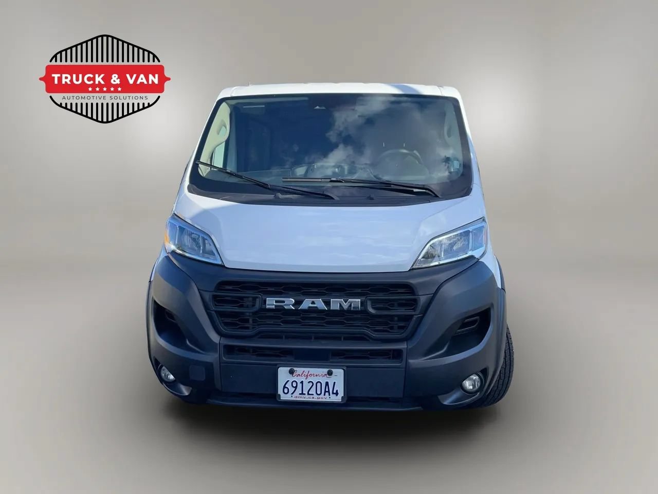 Used 2025 RAM ProMaster 2500 w/ Convenience Group FWD image 2