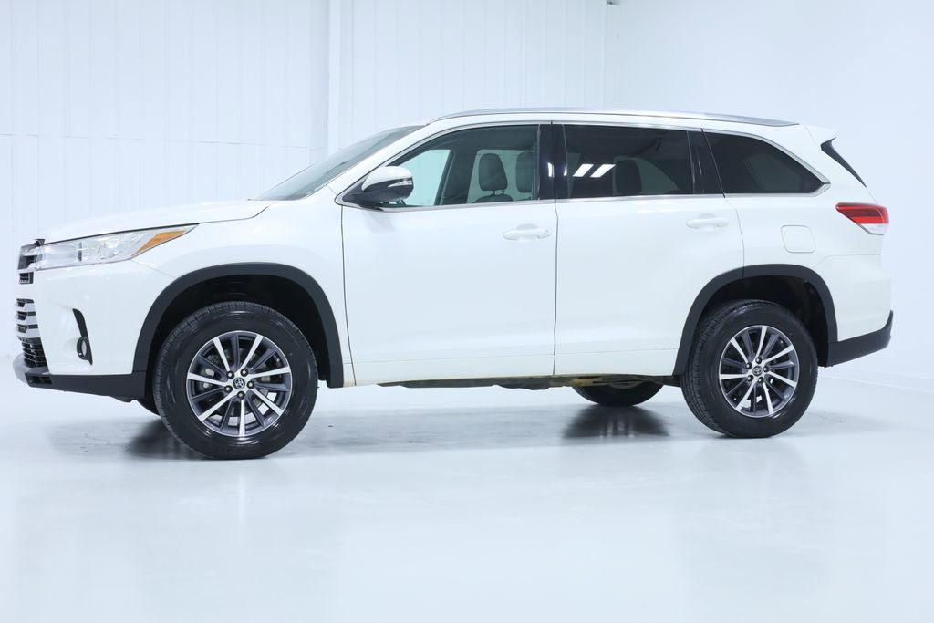 Used 2017 Toyota Highlander XLE image 9
