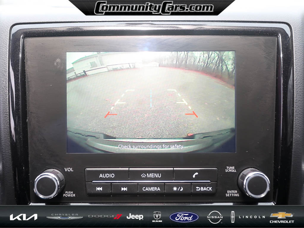 Used 2023 Nissan Frontier SV image 19