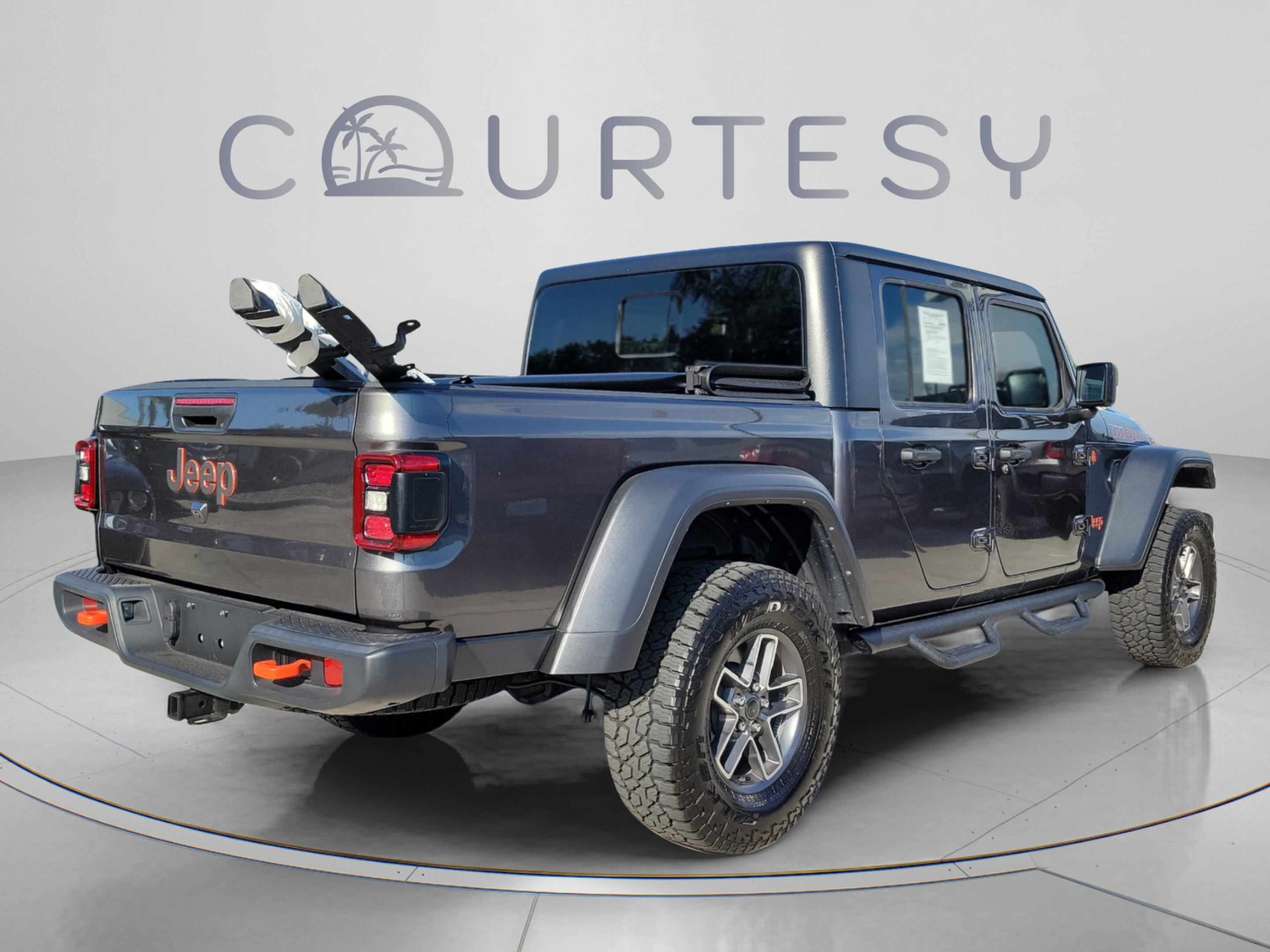 Used 2024 Jeep Gladiator Mojave AWD/4WD image 5