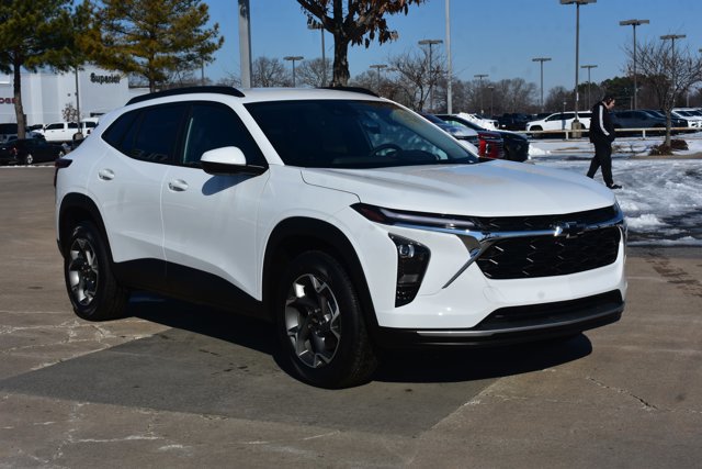 New 2026 Chevrolet Trax LT w/ Driver Confidence Package image 3