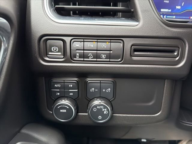 Used 2023 Chevrolet Tahoe Z71 w/ Luxury Package image 31