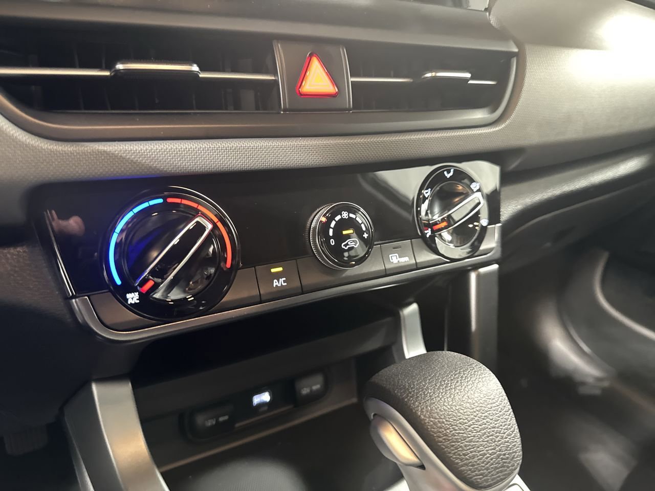 New 2026 Kia Seltos LX image 22