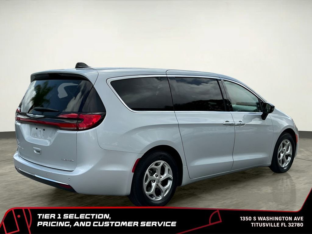 Used 2024 Chrysler Pacifica Limited FWD image 7