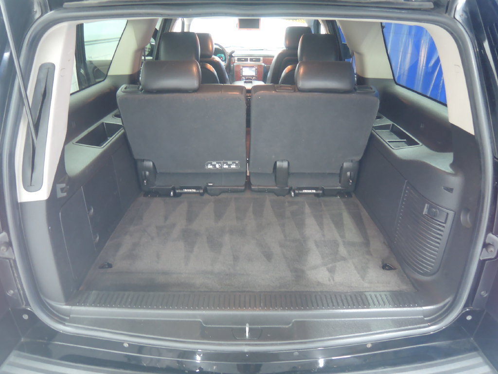 Used 2012 Chevrolet Suburban LTZ AWD/4WD image 28