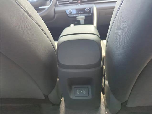 Used 2024 Hyundai Elantra SEL FWD image 19
