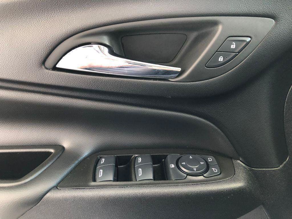 Used 2024 Chevrolet Equinox LT w/ LPO, Floor Liner Package FWD image 38