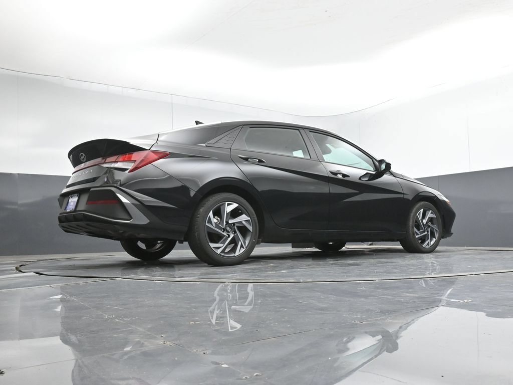 Certified 2025 Hyundai Elantra Sport FWD image 43