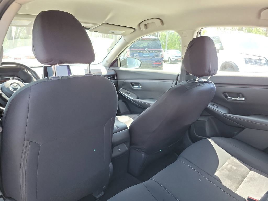 Used 2022 Nissan Sentra SR w/ Trunk Package image 9