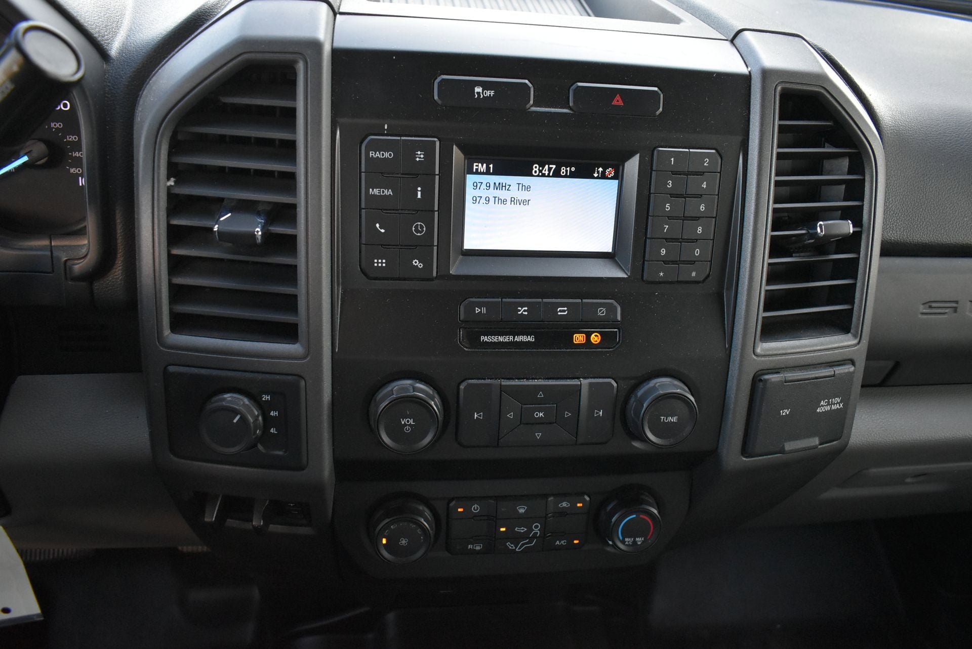 Used 2020 Ford F250 XL w/ Power Equipment Group AWD/4WD image 24