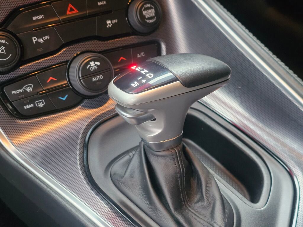 Used 2015 Dodge Challenger R/T Plus image 30