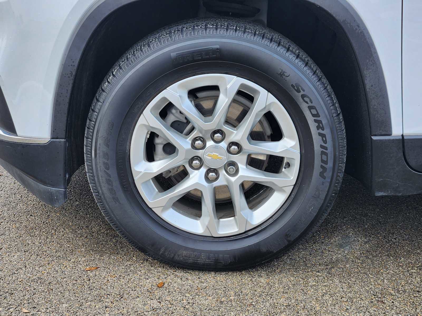 Used 2021 Chevrolet Traverse LT image 9