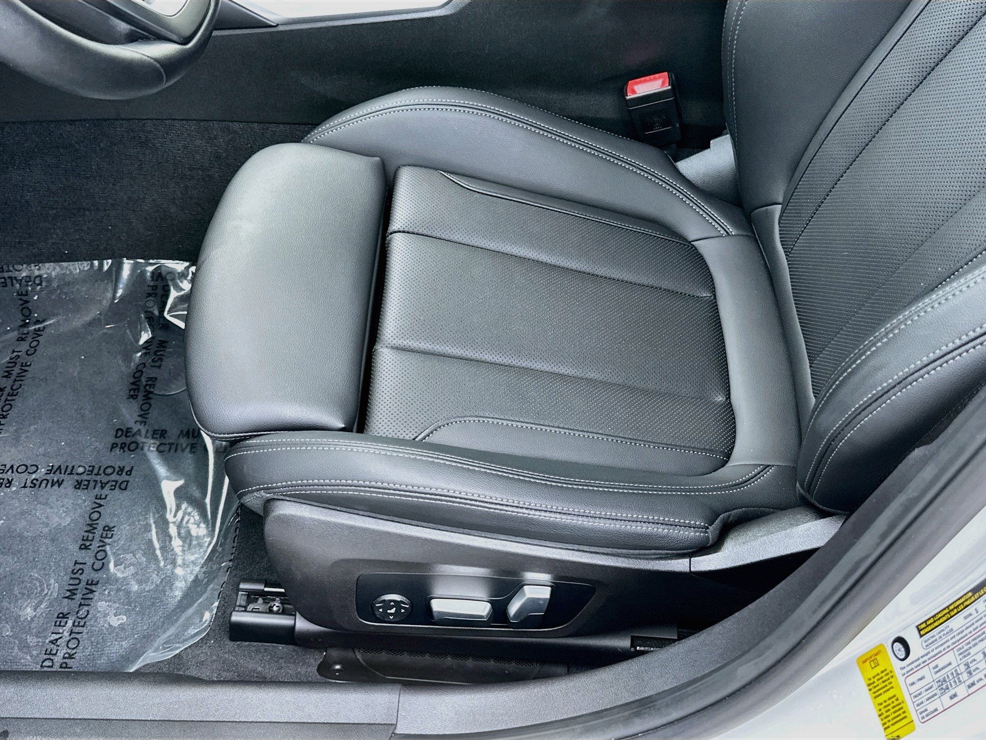 Certified 2023 BMW 330i Sedan w/ Convenience Package RWD image 19
