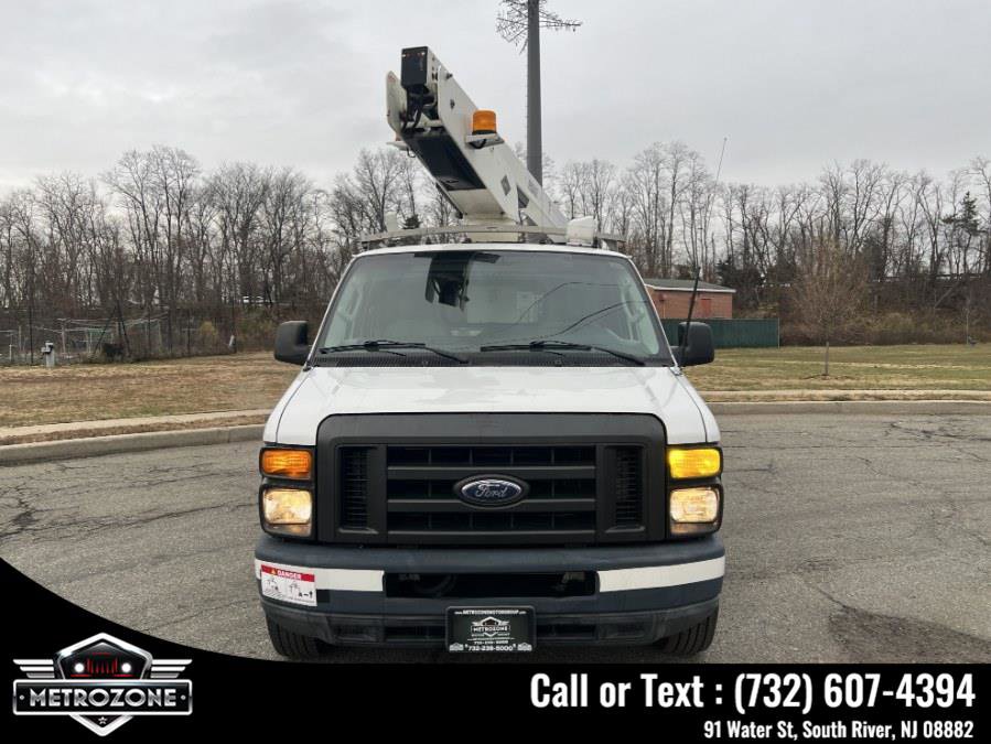 Used 2011 Ford E-350 and Econoline 350 Super Duty w/ PWR Group image 2