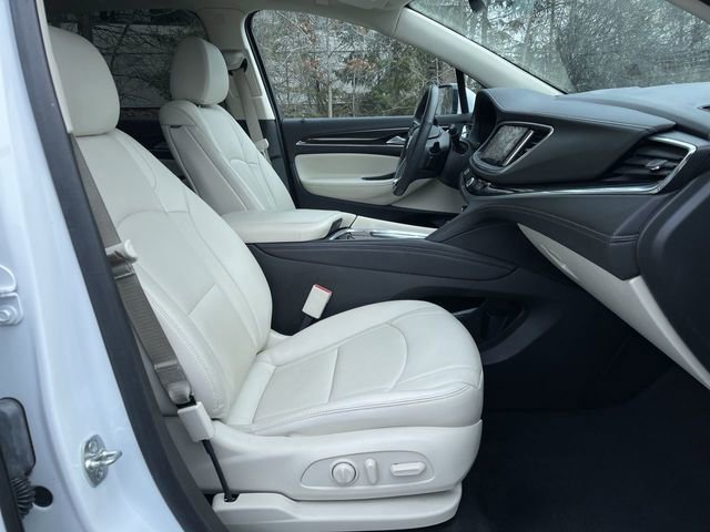 Used 2024 Buick Enclave Essence image 27