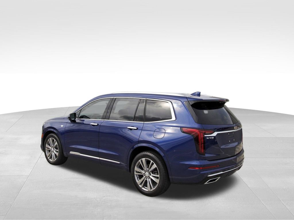 Used 2023 Cadillac XT6 Premium Luxury w/ Technology Package image 3