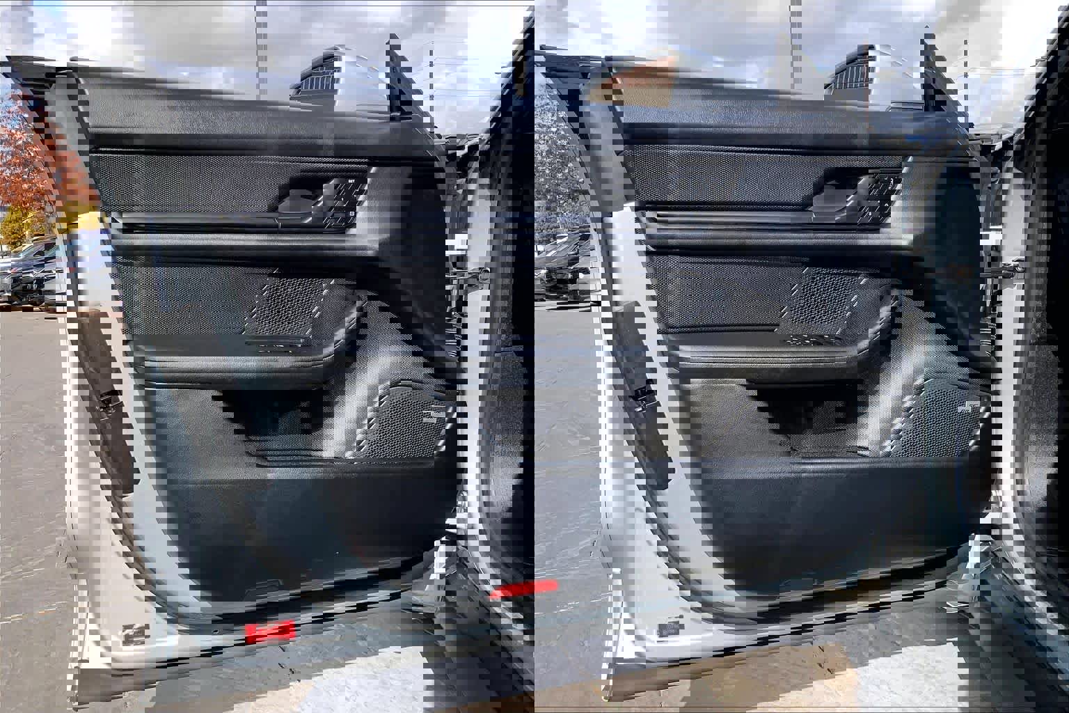 Used 2022 Porsche Taycan image 20