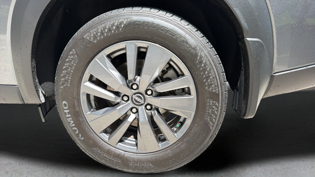 Used 2025 Nissan Pathfinder SV AWD/4WD image 44
