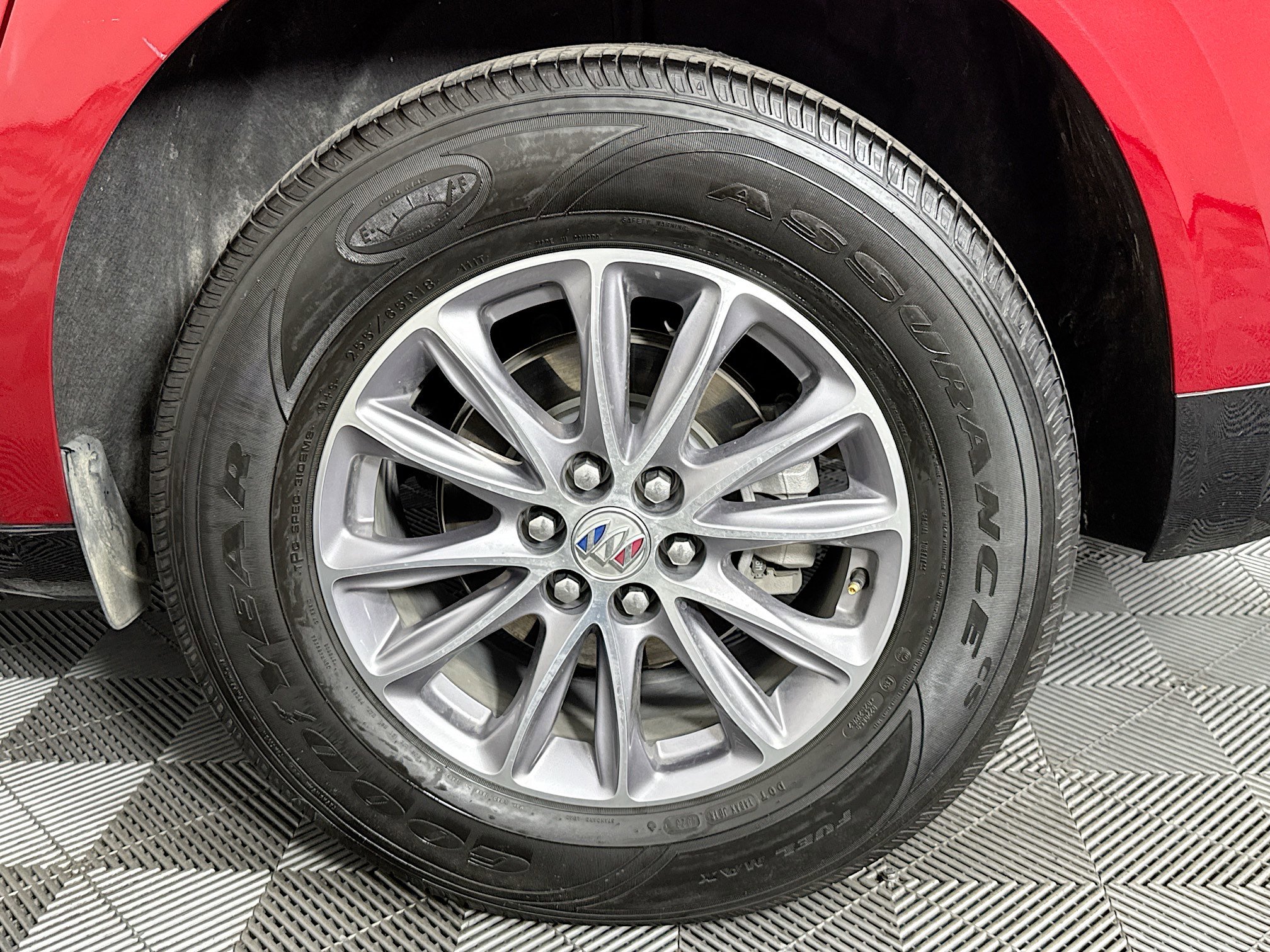 Used 2024 Buick Enclave Premium image 36