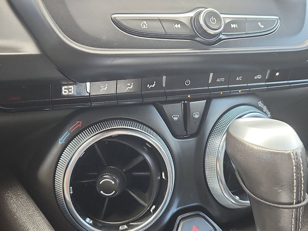 Used 2019 Chevrolet Camaro LT RWD image 9