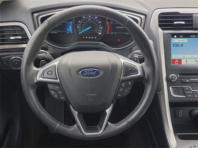 Used 2017 Ford Fusion SE w/ Fusion SE Technology Package image 31