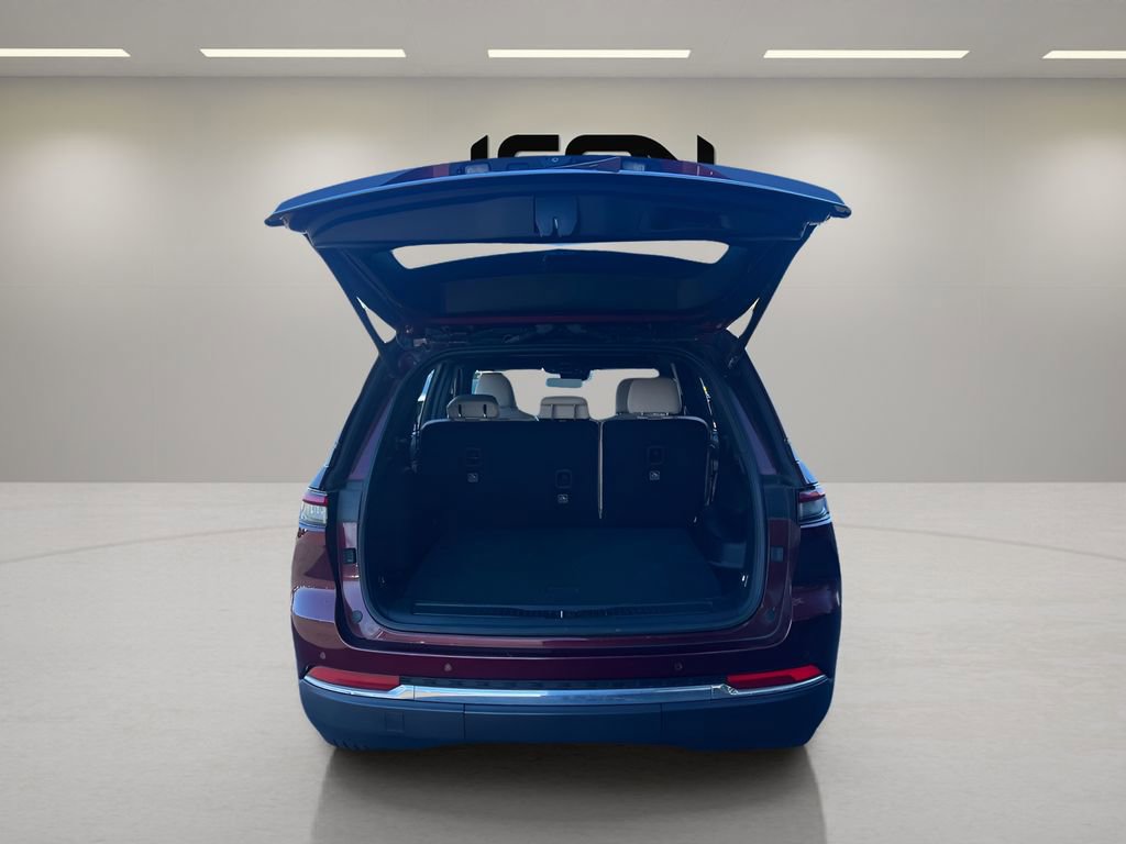 Used 2023 Jeep Grand Cherokee Limited w/ Luxury Tech Group II image 21