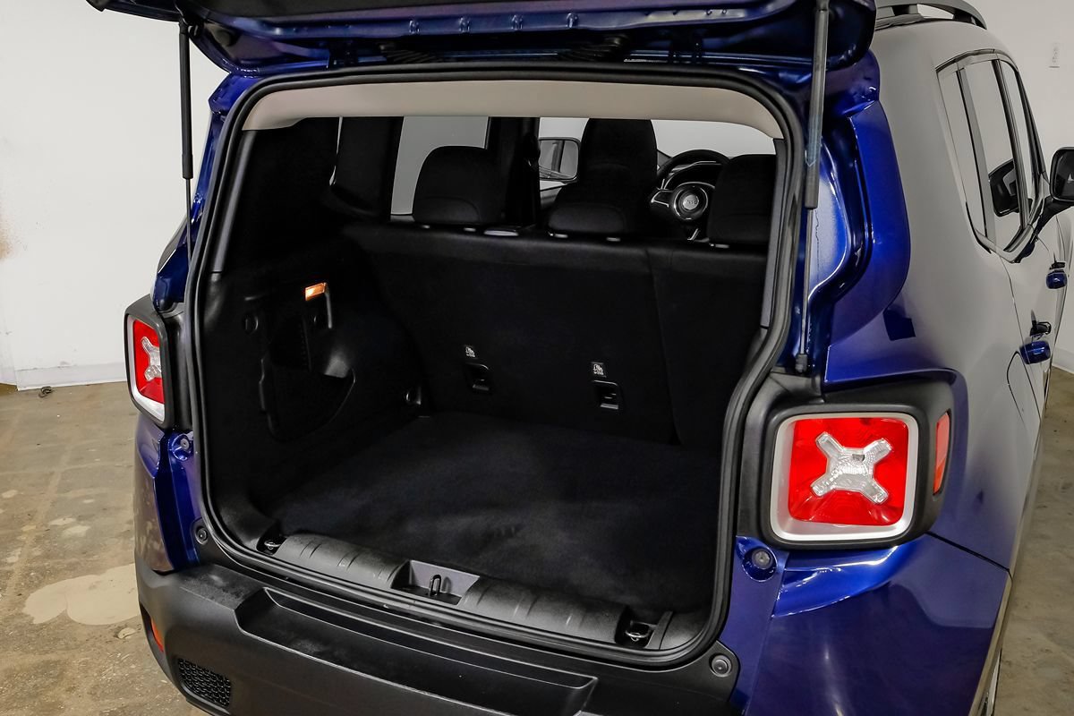 Used 2021 Jeep Renegade Latitude AWD/4WD image 40