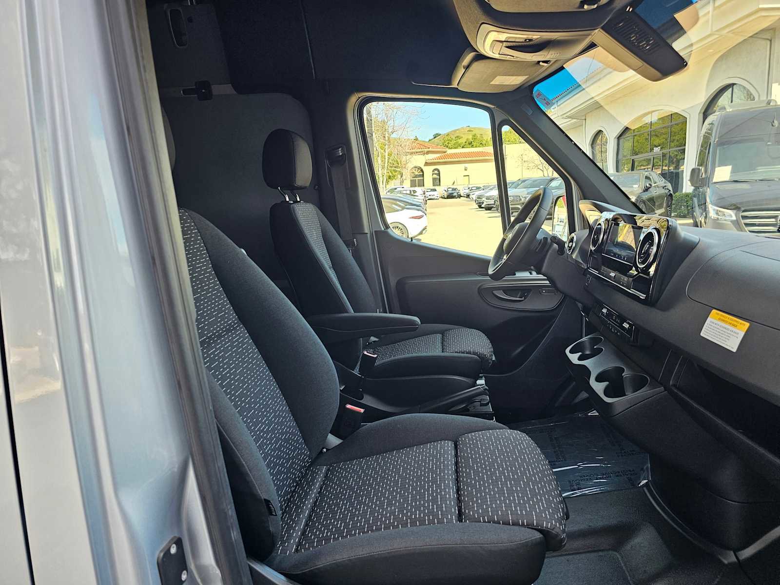 Used 2025 Mercedes-Benz Sprinter 2500 image 10