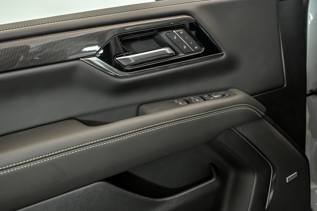 New 2026 GMC Yukon Elevation w/ Elevation Premium Package AWD/4WD image 5