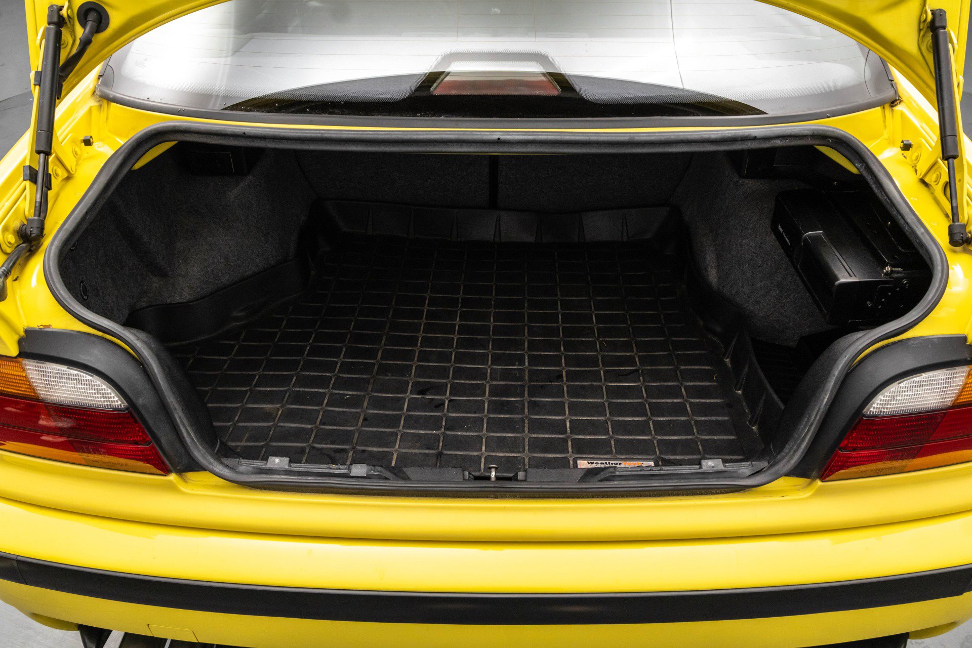 Used 1995 BMW M3 Coupe image 16