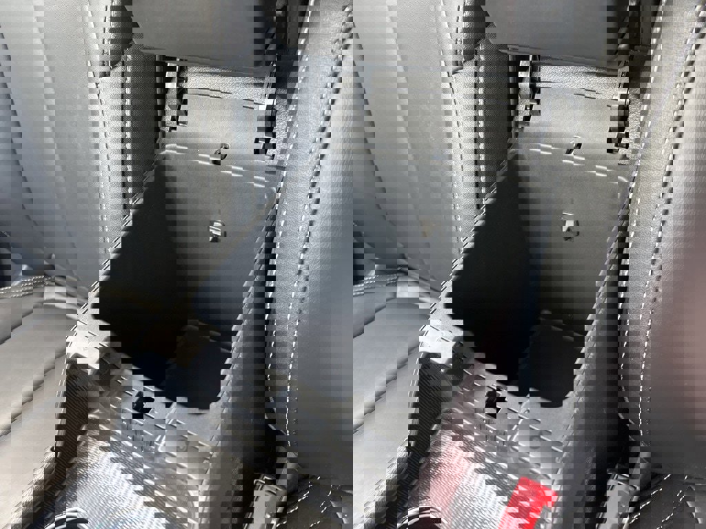 Used 2024 Jeep Grand Cherokee Limited w/ Black Appearance Package image 31