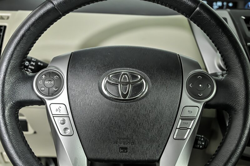 Used 2017 Toyota Prius V Four FWD image 20