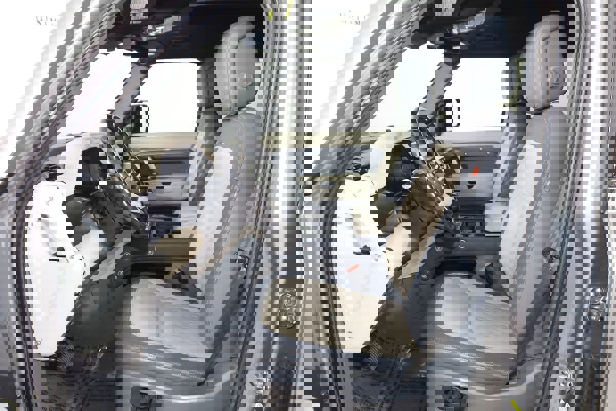 Used 2022 Land Rover Defender 110 X-Dynamic HSE image 12