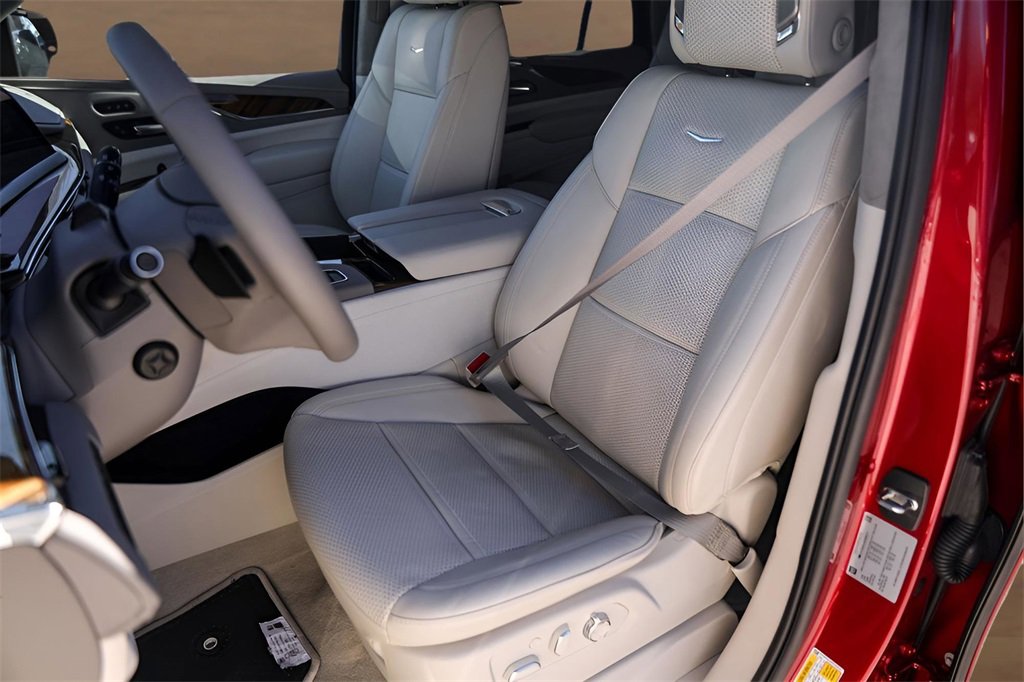 Used 2024 Cadillac Escalade Premium Luxury Platinum w/ Heavy-Duty Trailer Package image 7