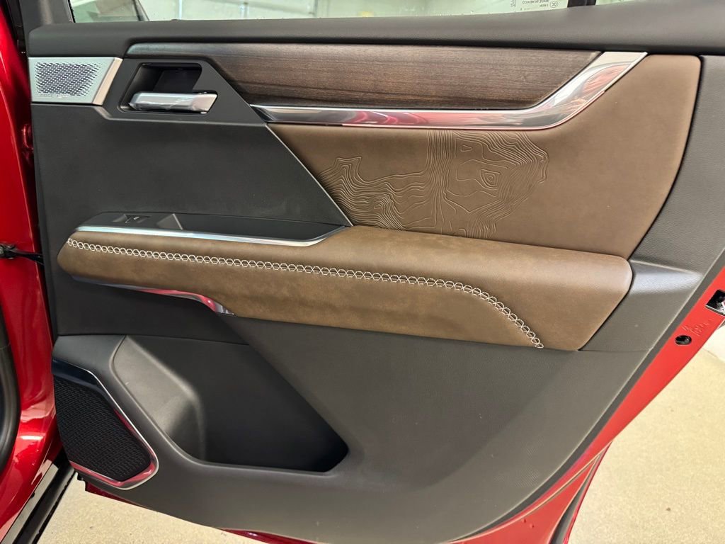 New 2026 GMC Acadia Denali Ultimate w/ LPO, Floor Liner Package image 28