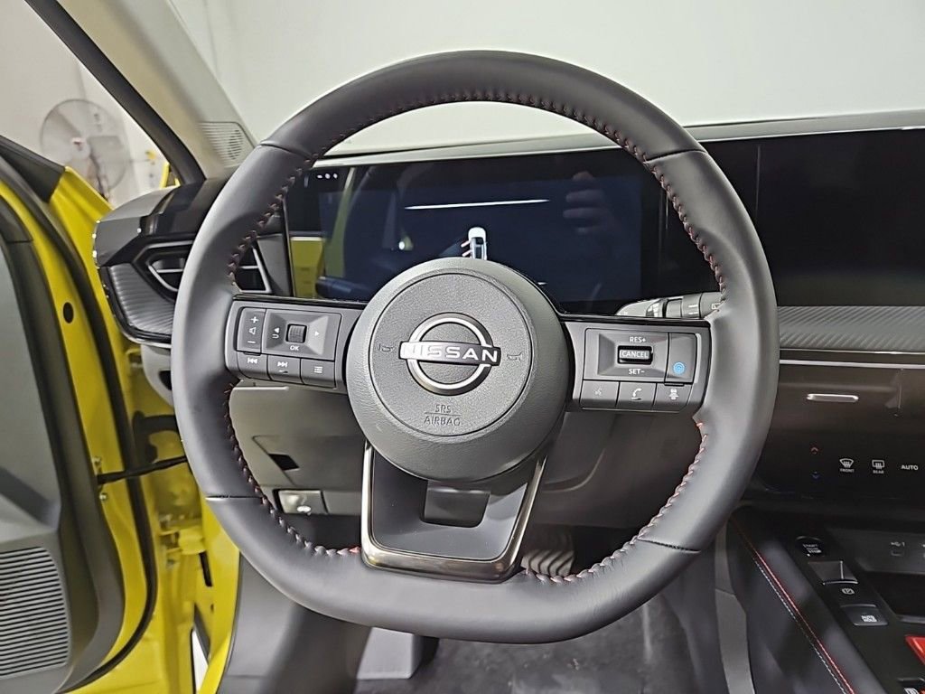 New 2025 Nissan Kicks SR image 14