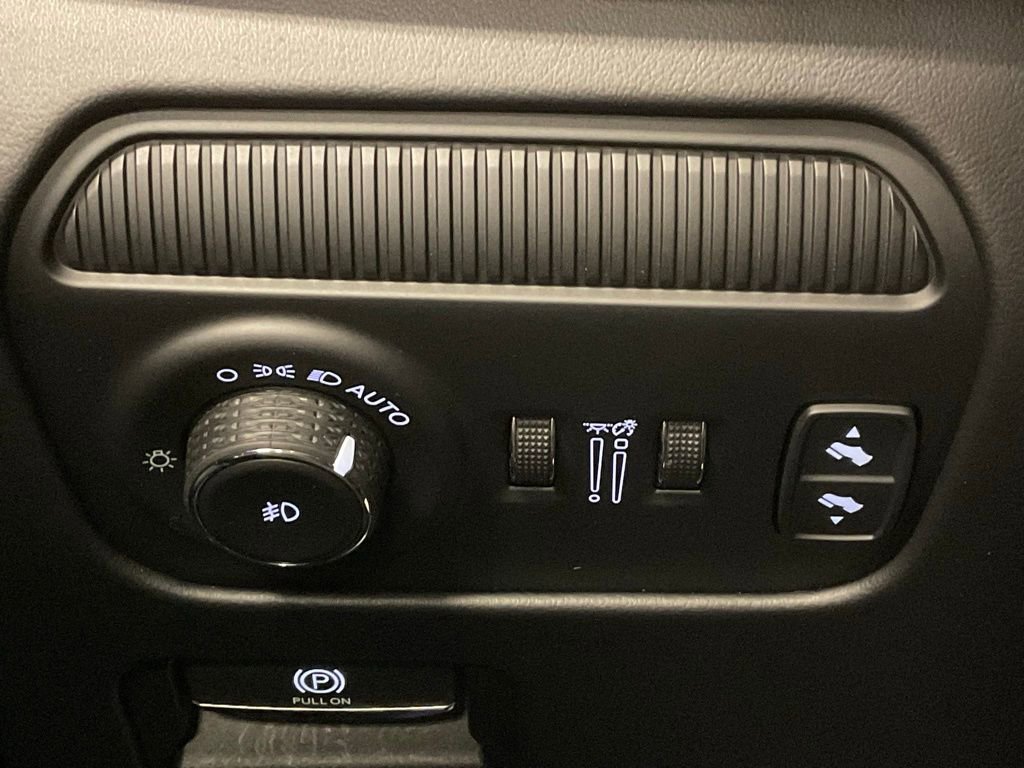 Used 2024 Jeep Grand Wagoneer L Series III image 13