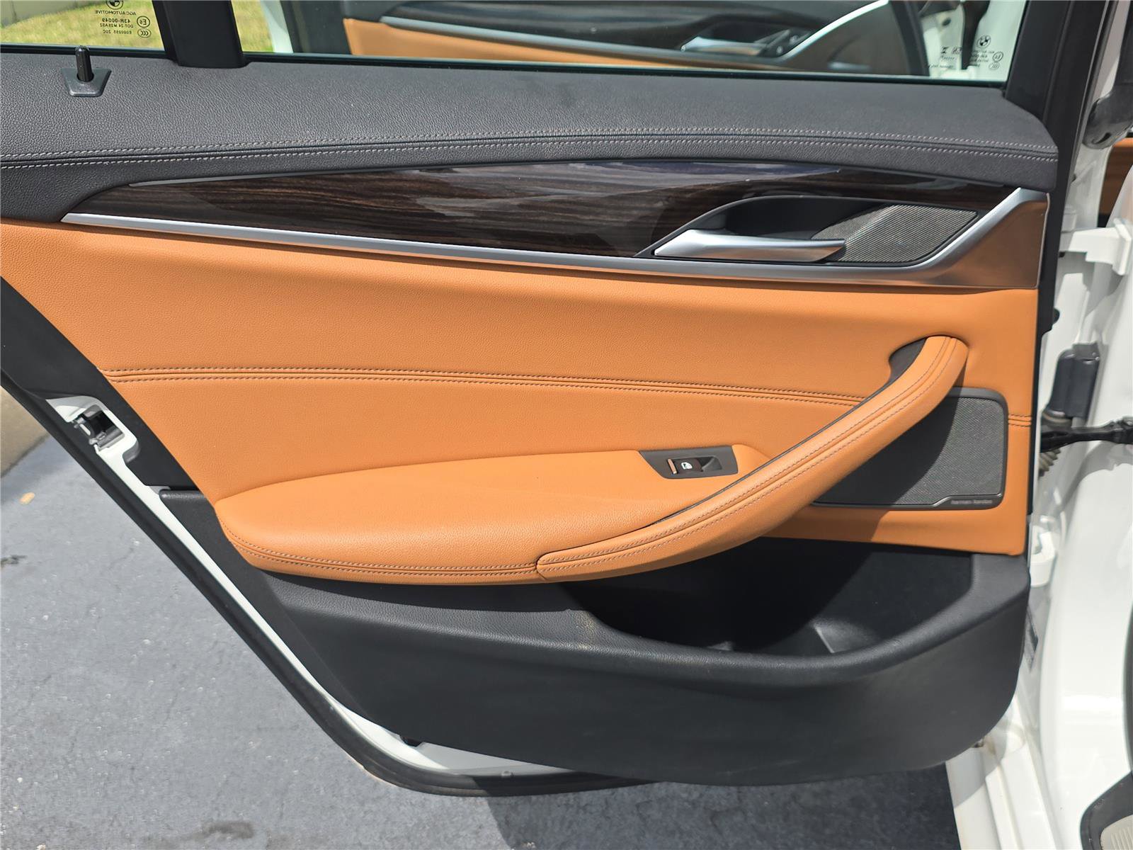 Certified 2023 BMW 540i xDrive w/ M Sport Package image 11