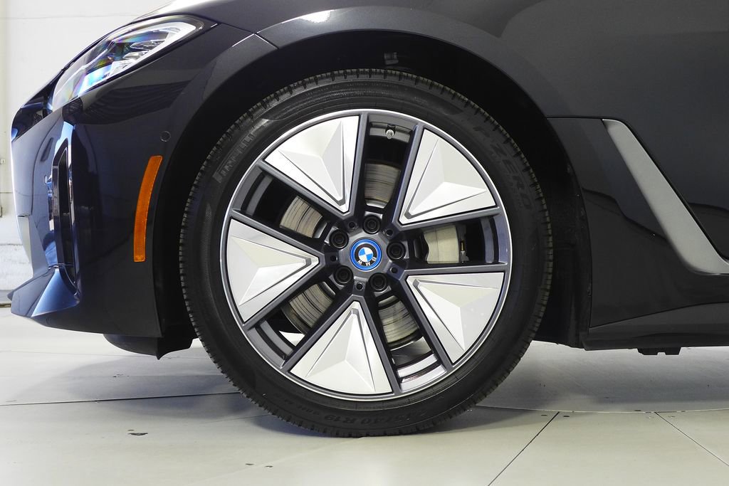 Certified 2023 BMW i4 eDrive35 RWD image 5
