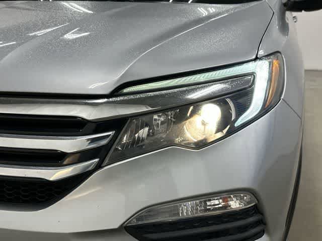 Used 2018 Honda Pilot Touring image 32
