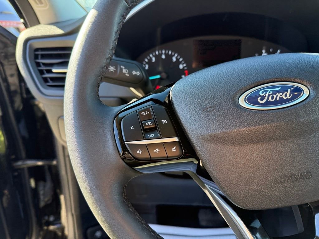 Used 2022 Ford Escape SE w/ Cold Weather Package image 30