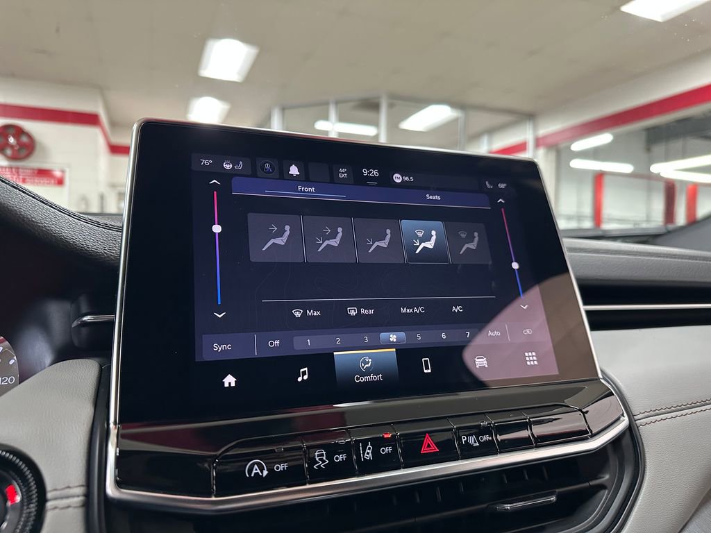 Certified 2024 Jeep Compass Limited AWD/4WD image 23