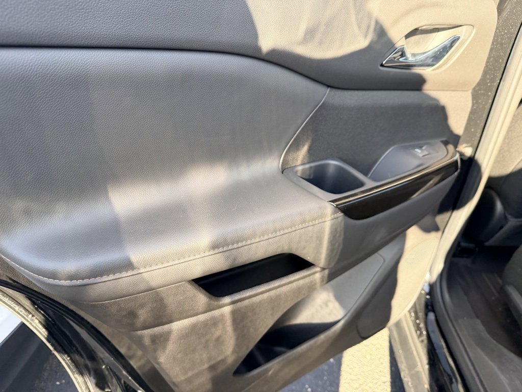 Used 2022 GMC Acadia AT4 image 34