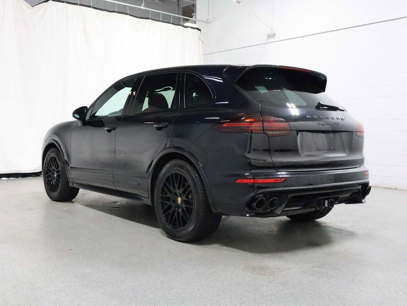 Used 2016 Porsche Cayenne GTS AWD/4WD image 3