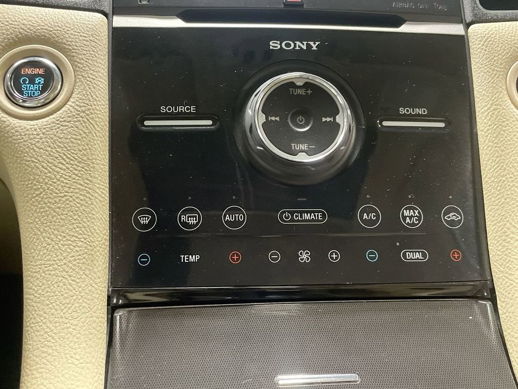 Used 2017 Ford Taurus Limited image 18