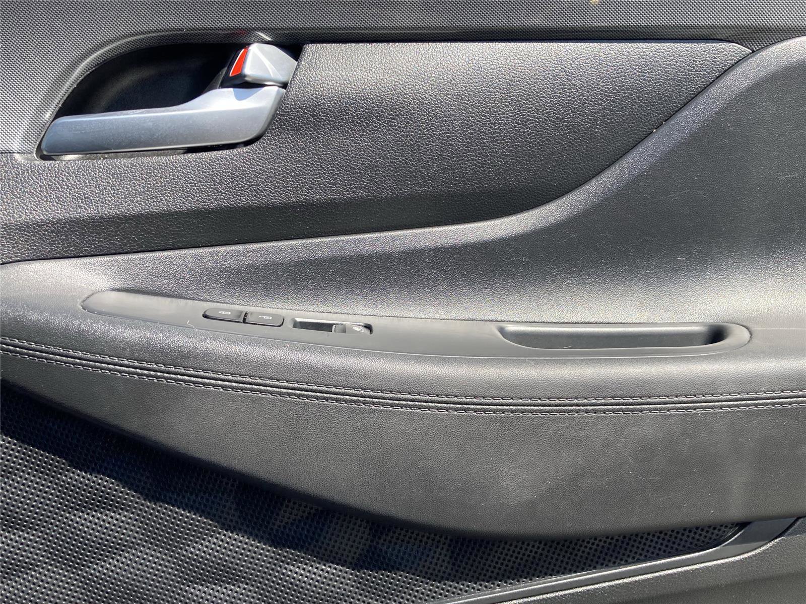 Used 2023 Hyundai Santa Fe SEL w/ Winter Weather Package image 32