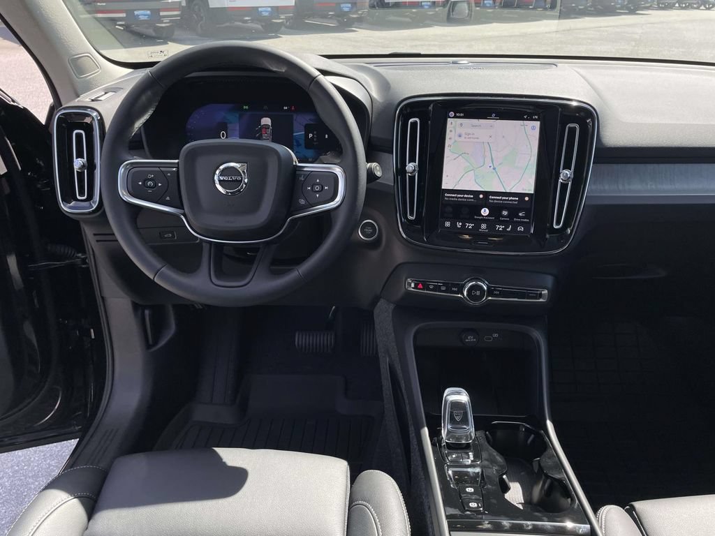 New 2026 Volvo XC40 B5 Plus w/ Climate Package AWD/4WD image 4