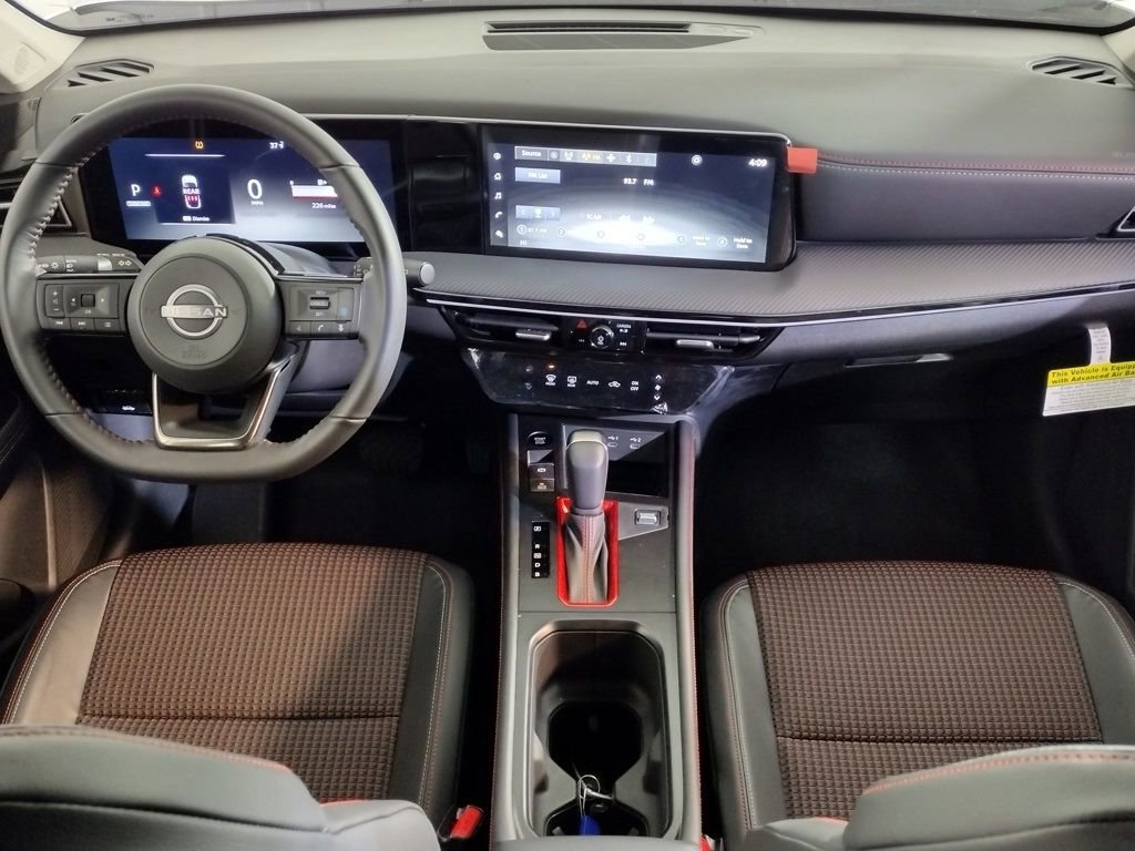 New 2025 Nissan Kicks SR image 15