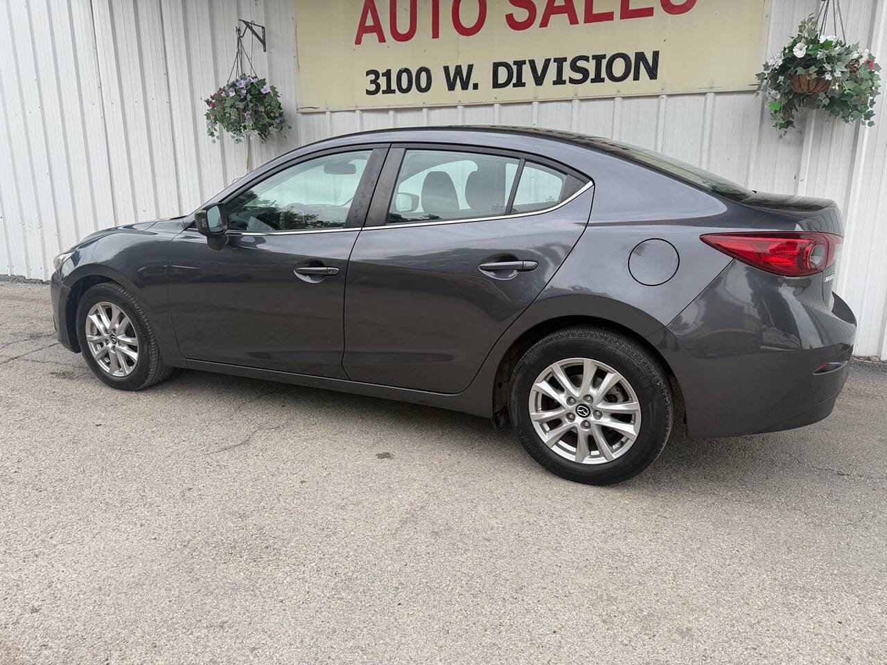 Used 2016 MAZDA MAZDA3 i Sport w/ Preferred Equipment Package FWD image 9